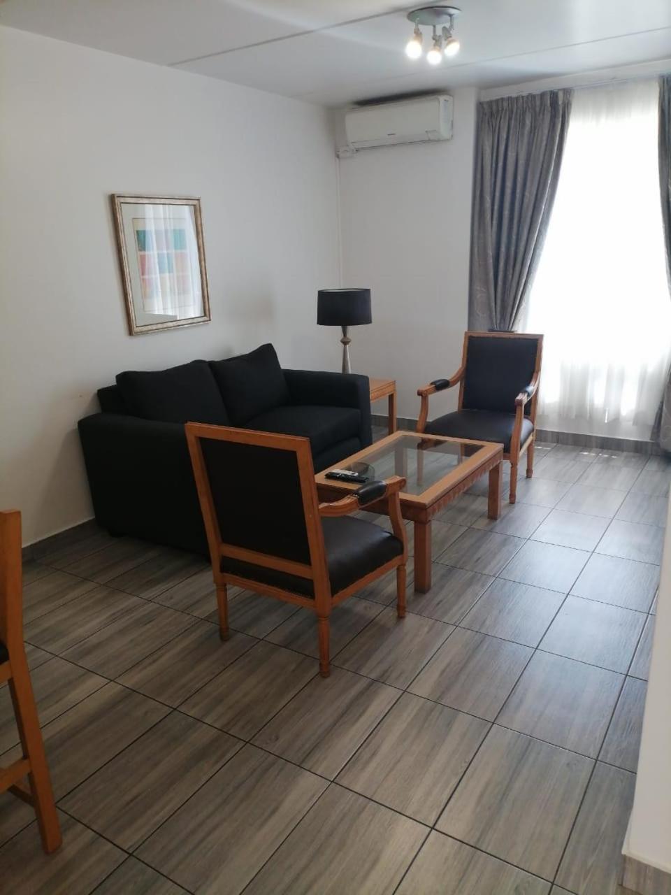 Airport Inn And Suites Edenvale Εξωτερικό φωτογραφία