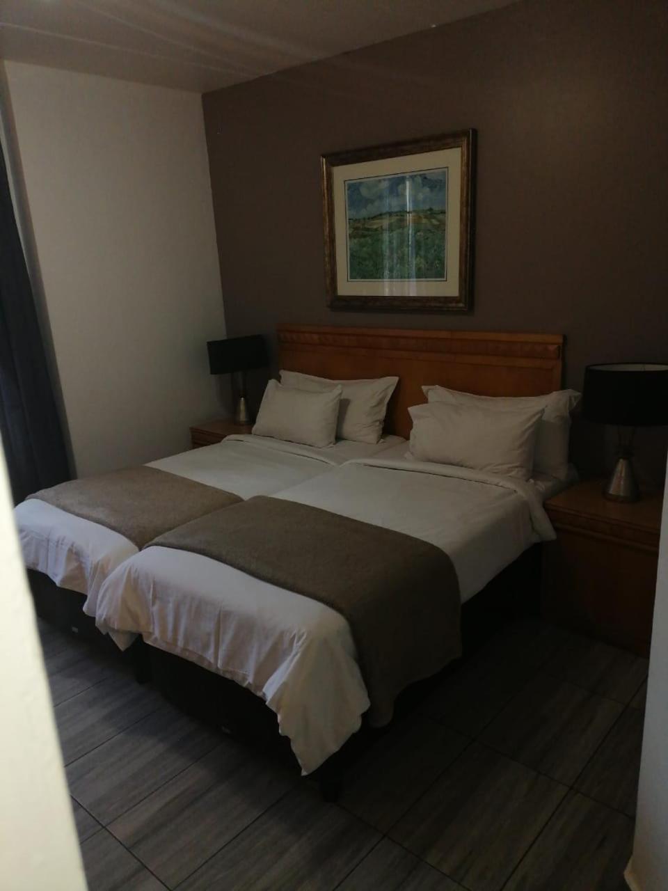 Airport Inn And Suites Edenvale Εξωτερικό φωτογραφία