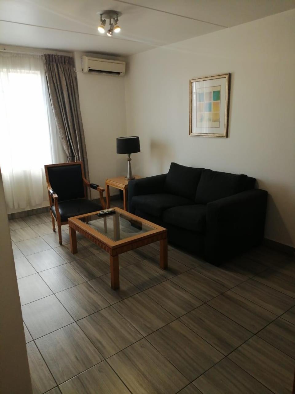 Airport Inn And Suites Edenvale Εξωτερικό φωτογραφία