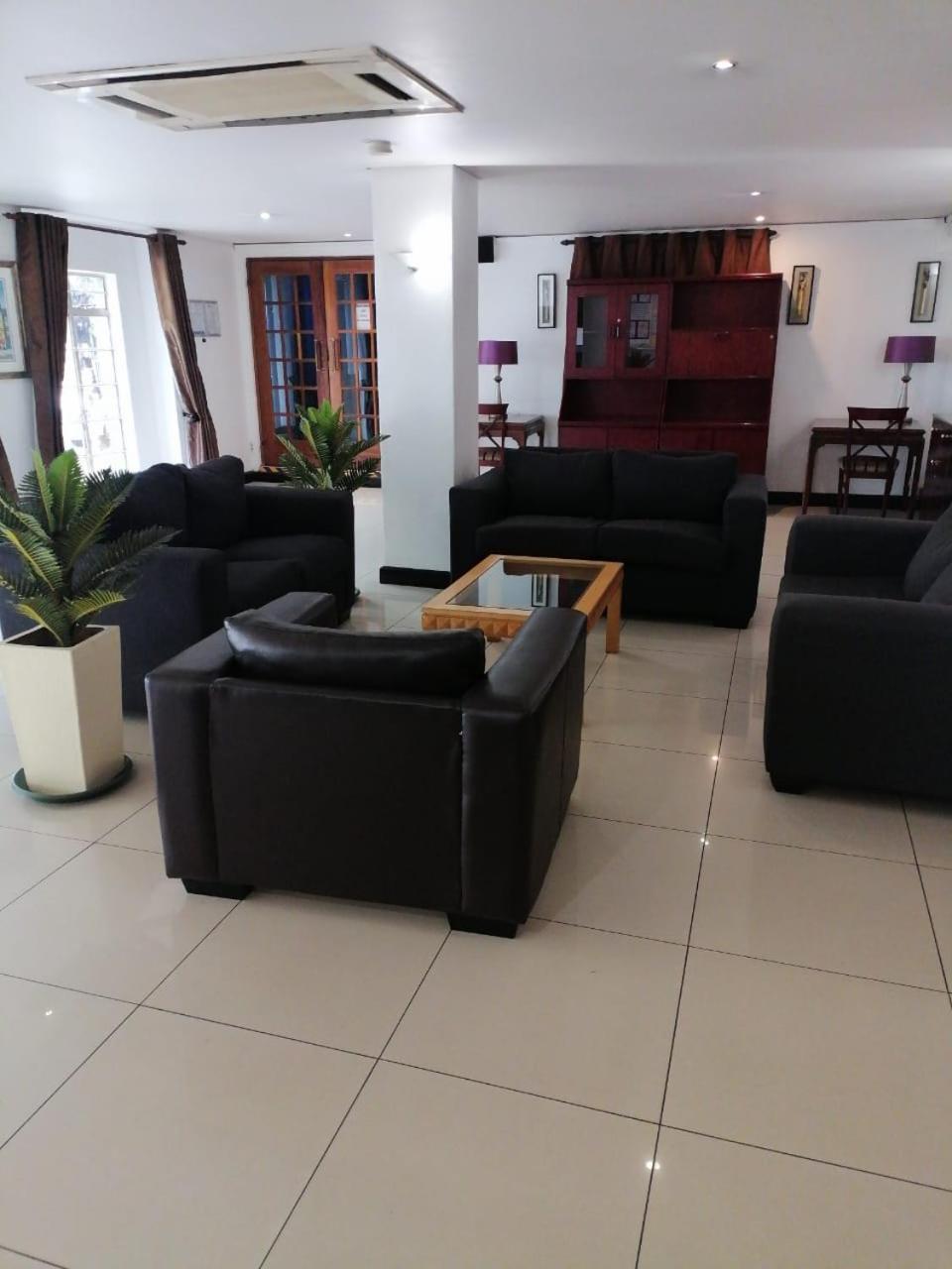 Airport Inn And Suites Edenvale Εξωτερικό φωτογραφία