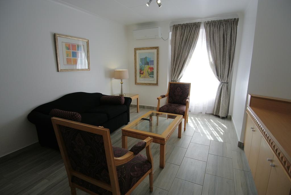 Airport Inn And Suites Edenvale Εξωτερικό φωτογραφία